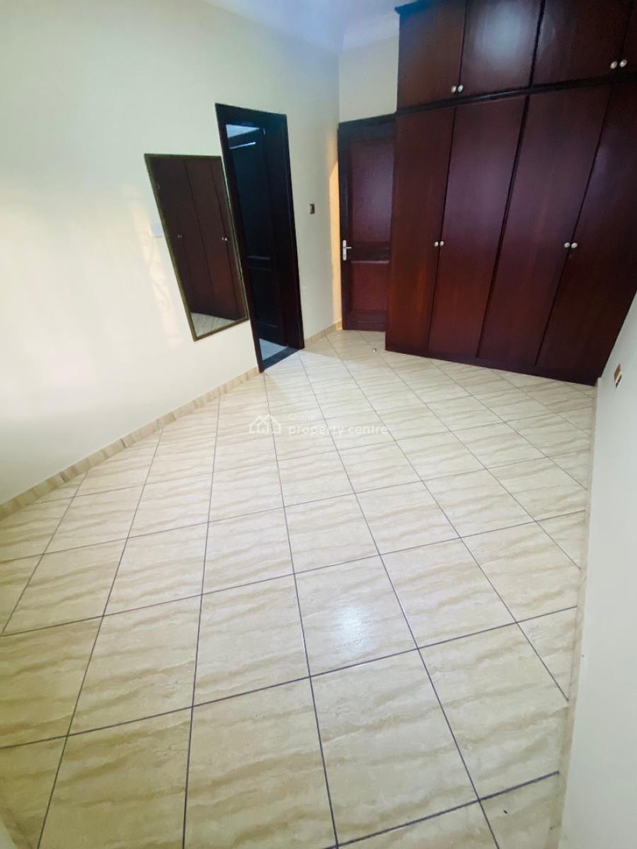 Executive 12 Bedrooms House, Anc Mall, East Legon, Accra, Townhouse for Rent