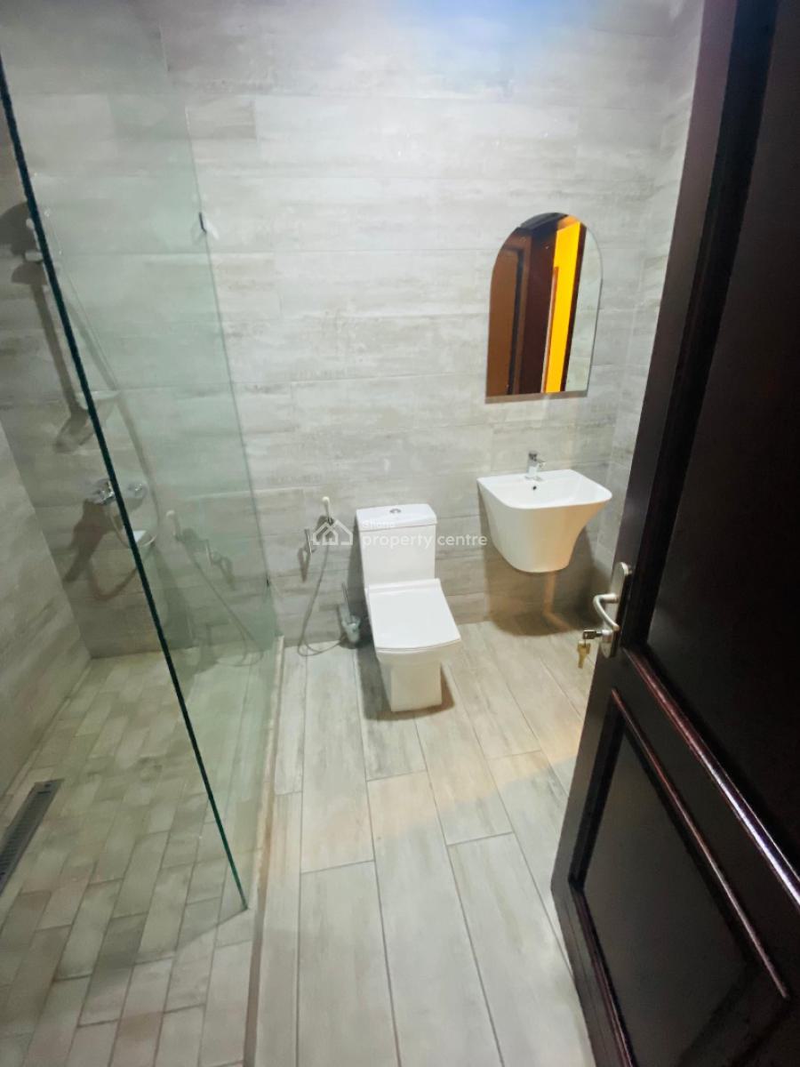 Executive 12 Bedrooms House, Anc Mall, East Legon, Accra, Townhouse for Rent