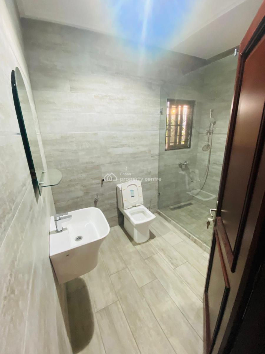 Executive 12 Bedrooms House, Anc Mall, East Legon, Accra, Townhouse for Rent