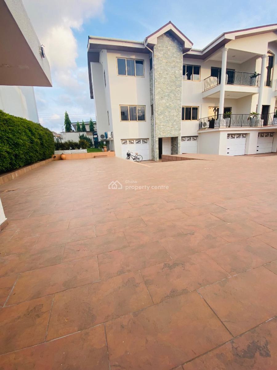 Executive 12 Bedrooms House, Anc Mall, East Legon, Accra, Townhouse for Rent