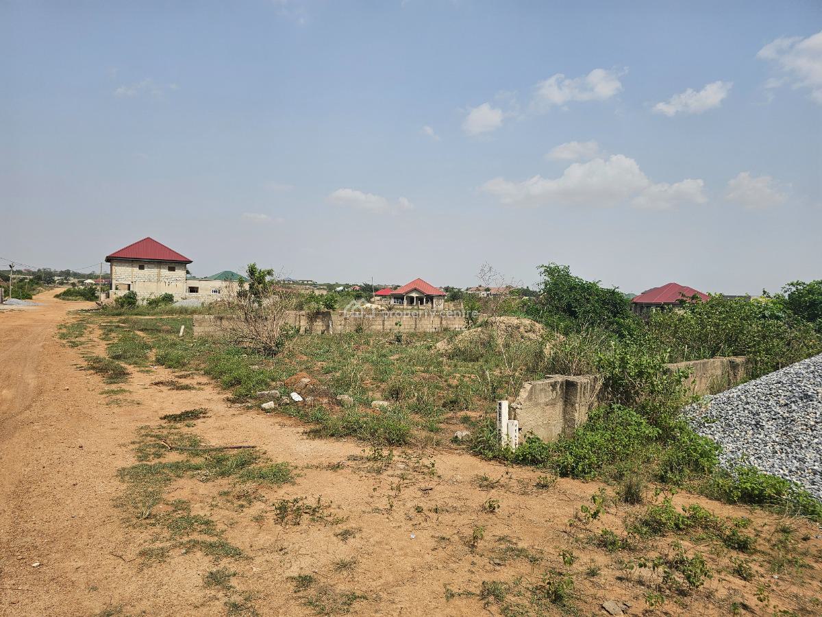 Captivating Half Plot Reduction at Tema Community 25, Community 25 Mall, Dawhenya, Tema, Accra, Mixed-use Land for Sale