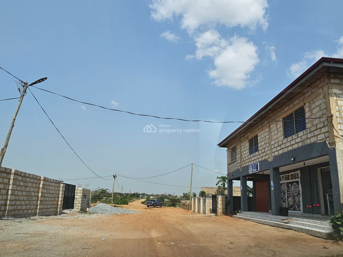 Captivating Half Plot Reduction at Tema Community 25, Community 25 Mall, Dawhenya, Tema, Accra, Mixed-use Land for Sale