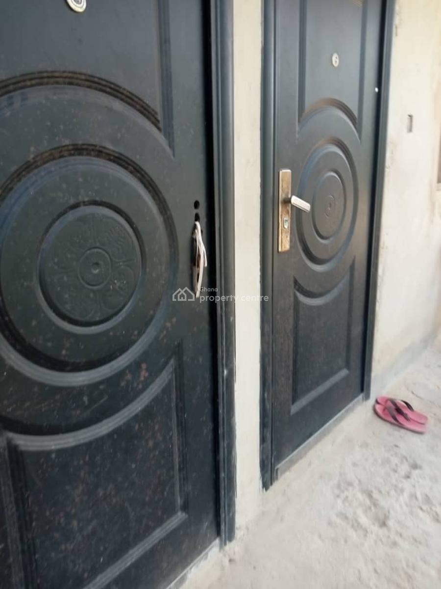 4 Units of Chamber and Hall at Ablekuma, Canada, Ablekuma South, Accra Metropolitan, Accra, Apartment for Sale