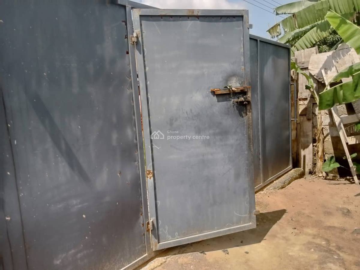 4 Units of Chamber and Hall at Ablekuma, Canada, Ablekuma South, Accra Metropolitan, Accra, Apartment for Sale