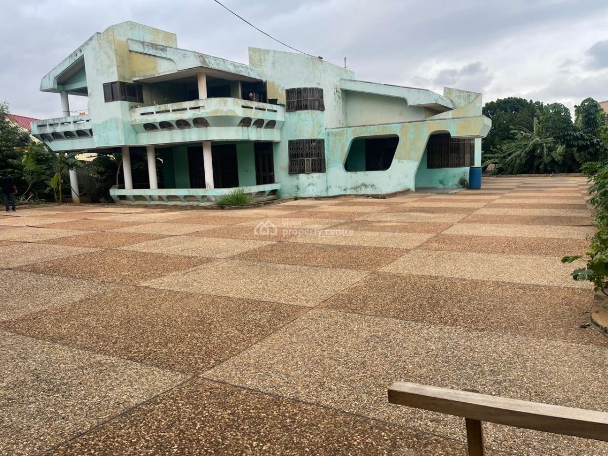 5 Bedrooms at Achimota Mile7, Mile7 Around Virgin, Achimota, Accra, Detached Duplex for Sale