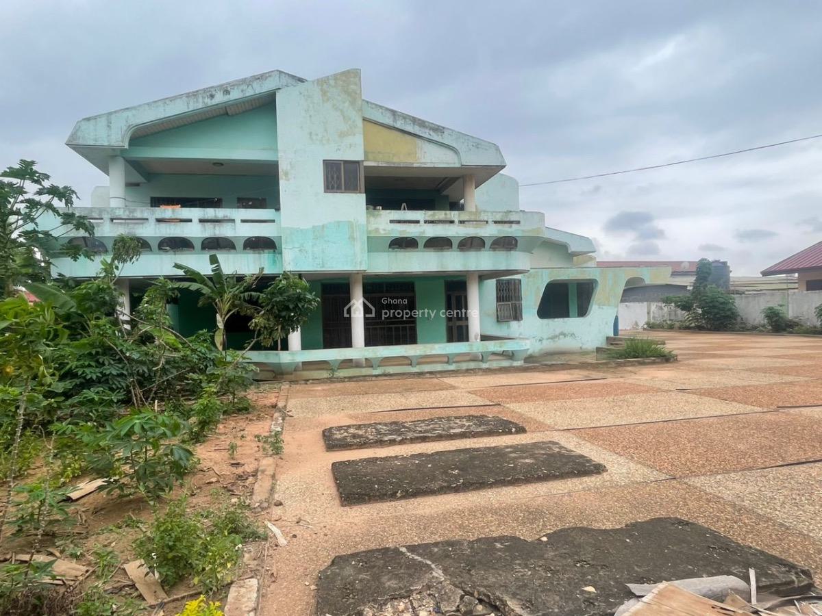 5 Bedrooms at Achimota Mile7, Mile7 Around Virgin, Achimota, Accra, Detached Duplex for Sale