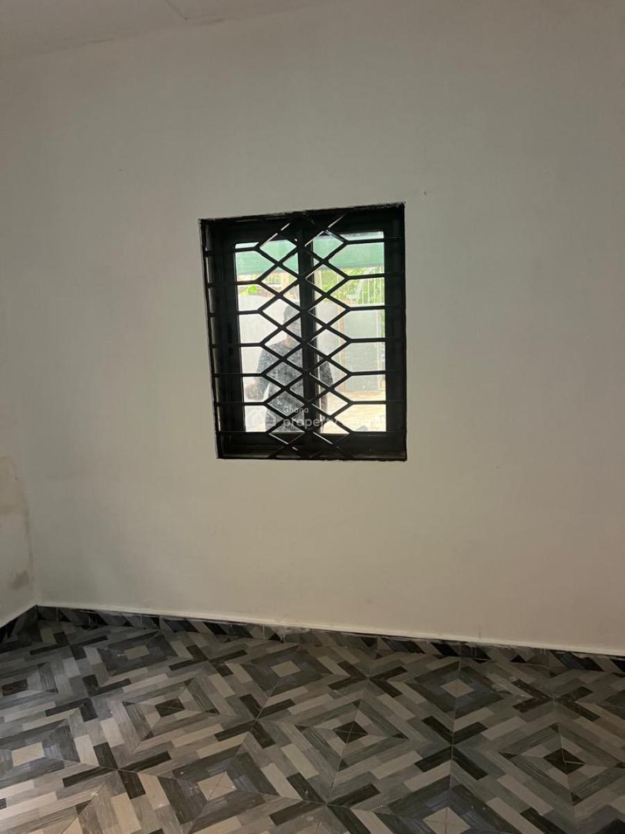 3 Bedrooms at Pokuase Amanfrom, Amanfrom Sda, Pokuase (pokoasi), Ga West Municipal, Accra, Detached Bungalow for Sale