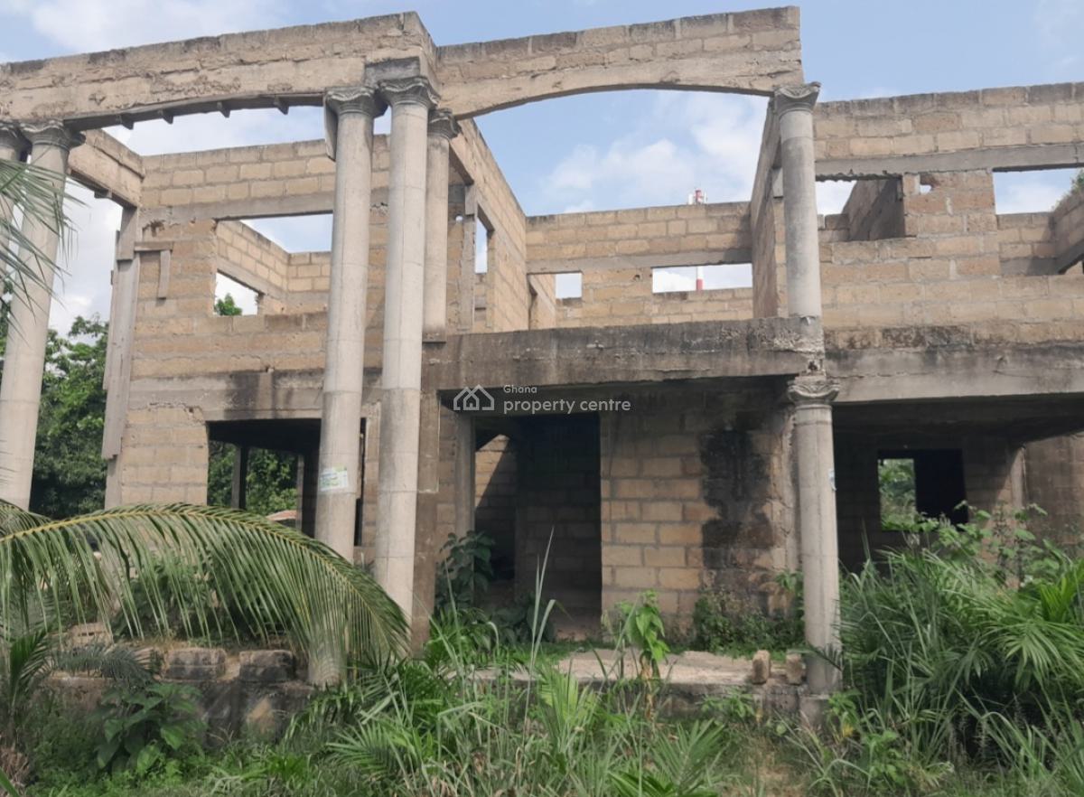 6 Bedrooms  ( 2 Minutes Walk From The Highway Road), Aputuogya, on Atonsu Road., Kumasi Metropolitan, Ashanti, House for Sale