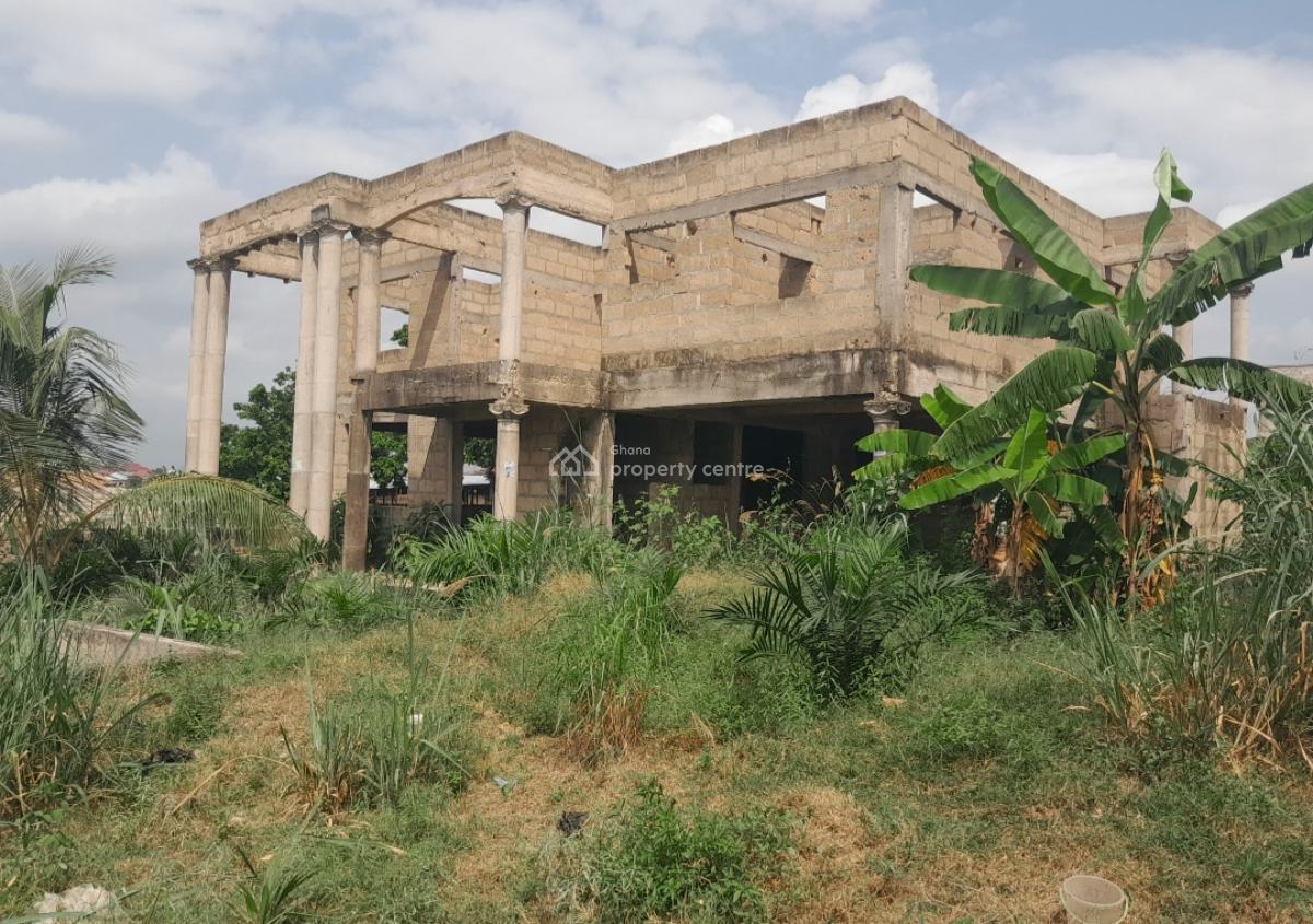 6 Bedrooms  ( 2 Minutes Walk From The Highway Road), Aputuogya, on Atonsu Road., Kumasi Metropolitan, Ashanti, House for Sale