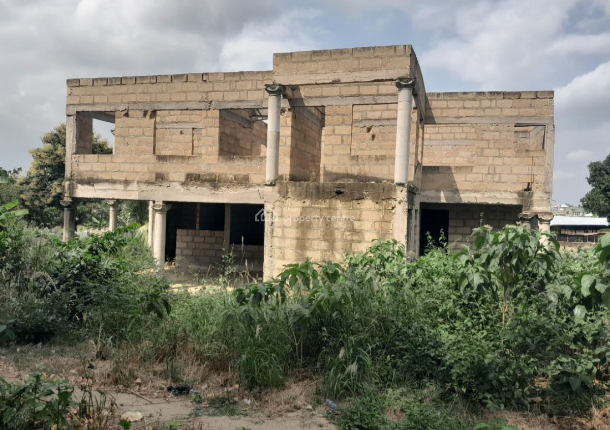 6 Bedrooms  ( 2 Minutes Walk From The Highway Road), Aputuogya, on Atonsu Road., Kumasi Metropolitan, Ashanti, House for Sale