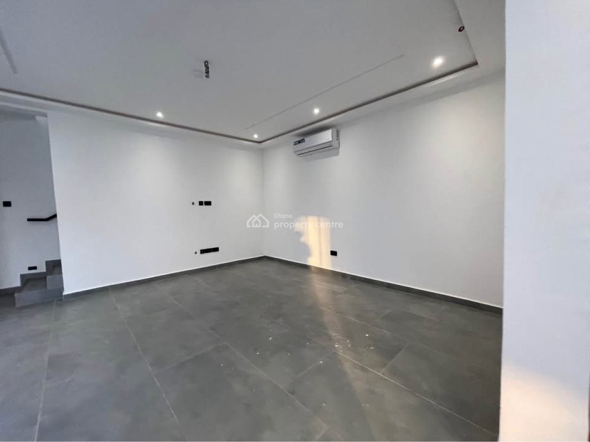 3 Bedrooms Townhouse in a Gated Community with Swimming Pool, Tseaddo, East Airport, Airport Residential Area, Accra, Townhouse for Rent