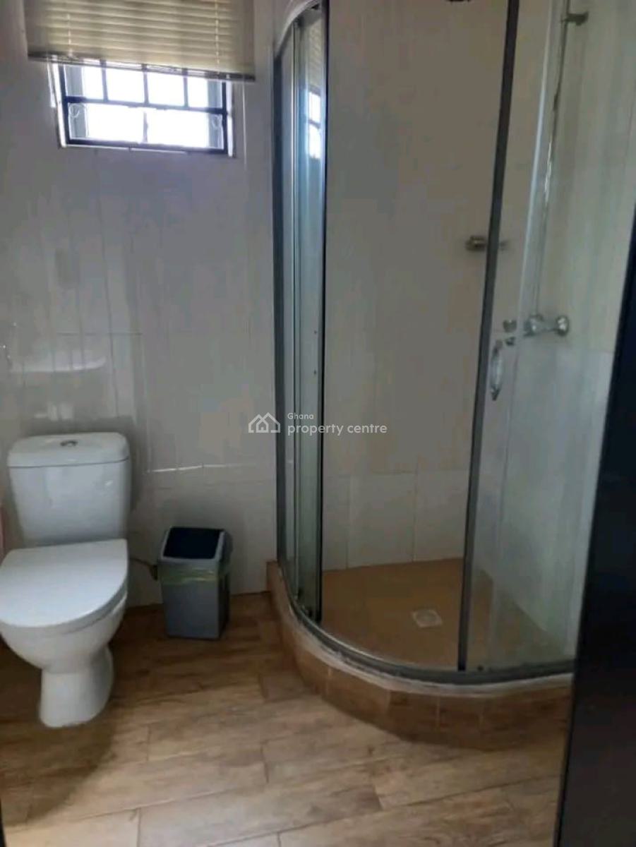 Fully Furnished Chamber and Hall @ Kisseman, Kisseman, Ga East Municipal, Accra, Apartment Short Let