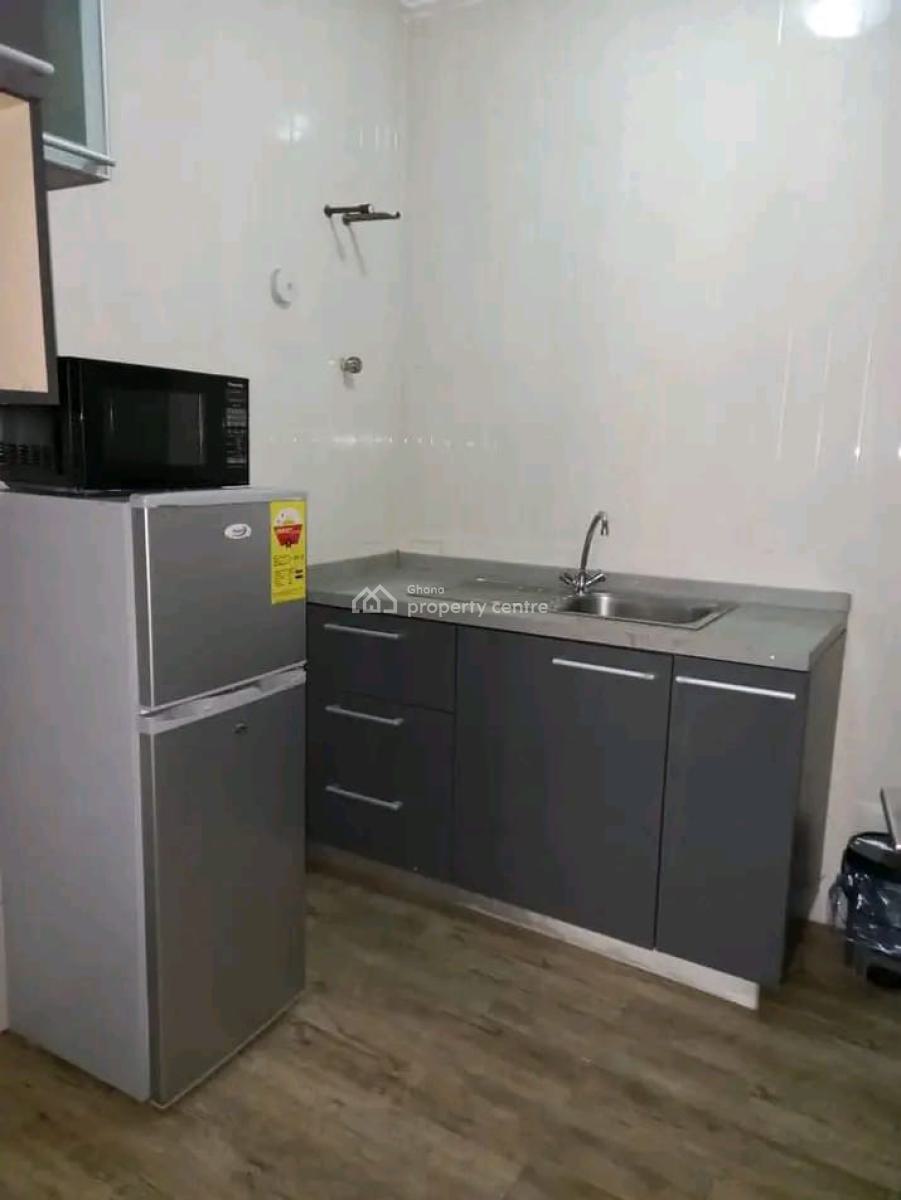 Fully Furnished Chamber and Hall @ Kisseman, Kisseman, Ga East Municipal, Accra, Apartment Short Let