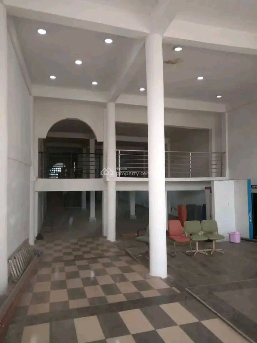 Showroom/ Warehouse Space on The Main Road, Spintex, Accra, Warehouse for Rent