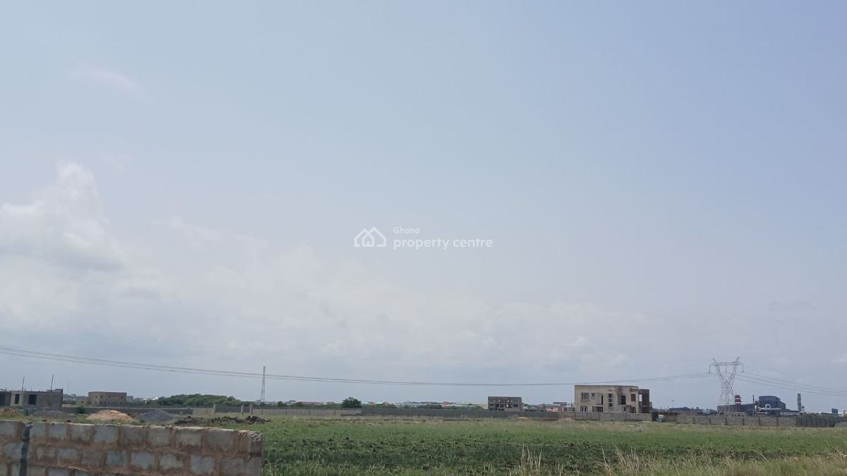 Half Plot <<<< First Class Residence at Tema Community 25, Adom Estate Road, Tema, Accra, Mixed-use Land for Sale