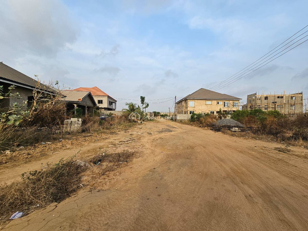 Stress Free Plots // Beautiful Residence at Tema Community 25, Community 25 Mall // Cedar Court, Tema, Accra, Residential Land for Sale