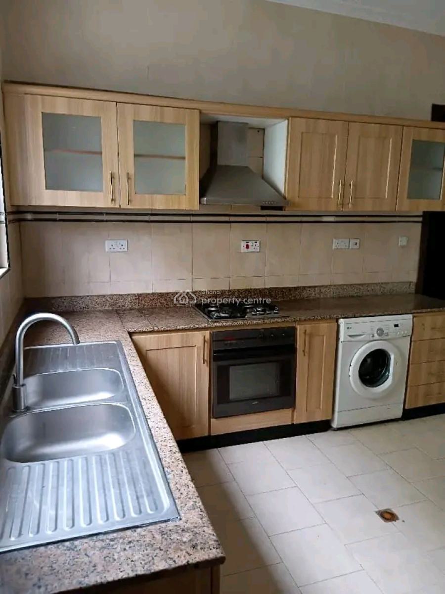 Executive 4-bedroom Duplex House @ Osu, Osu, Accra, House for Rent