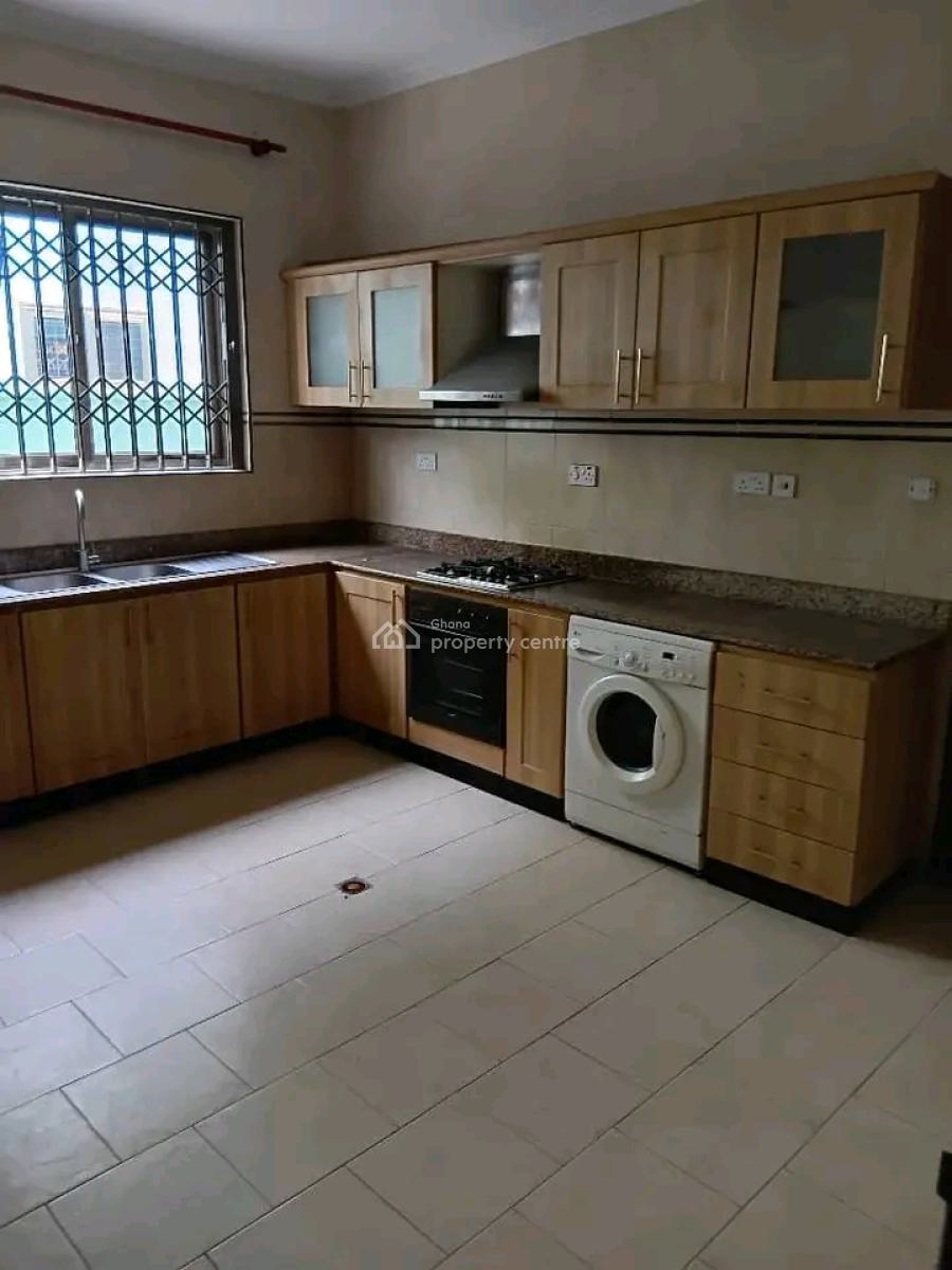 Executive 4-bedroom Duplex House @ Osu, Osu, Accra, House for Rent