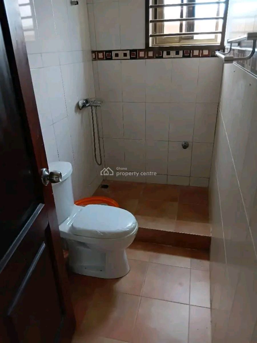Executive 4-bedroom Duplex House @ Osu, Osu, Accra, House for Rent