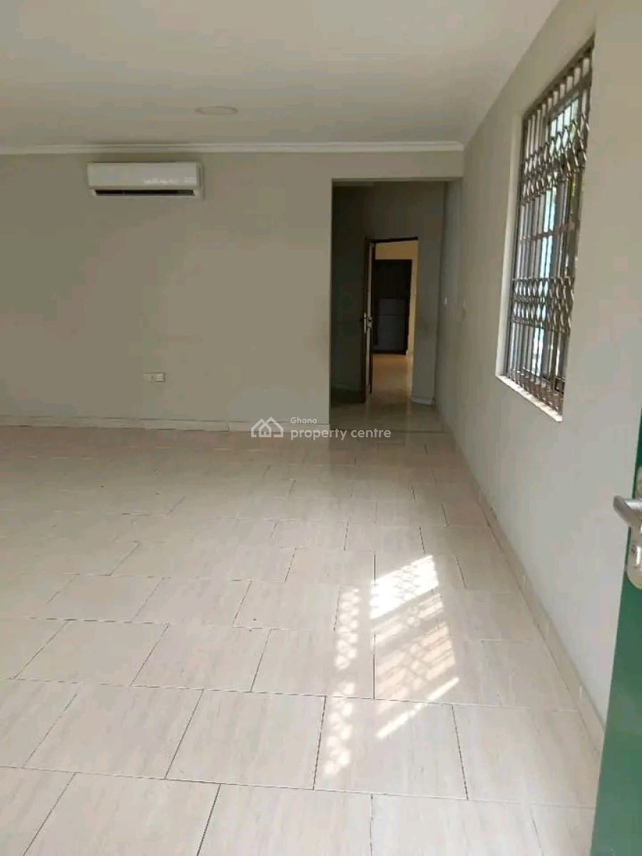 Executive 4-bedroom Duplex House @ Osu, Osu, Accra, House for Rent