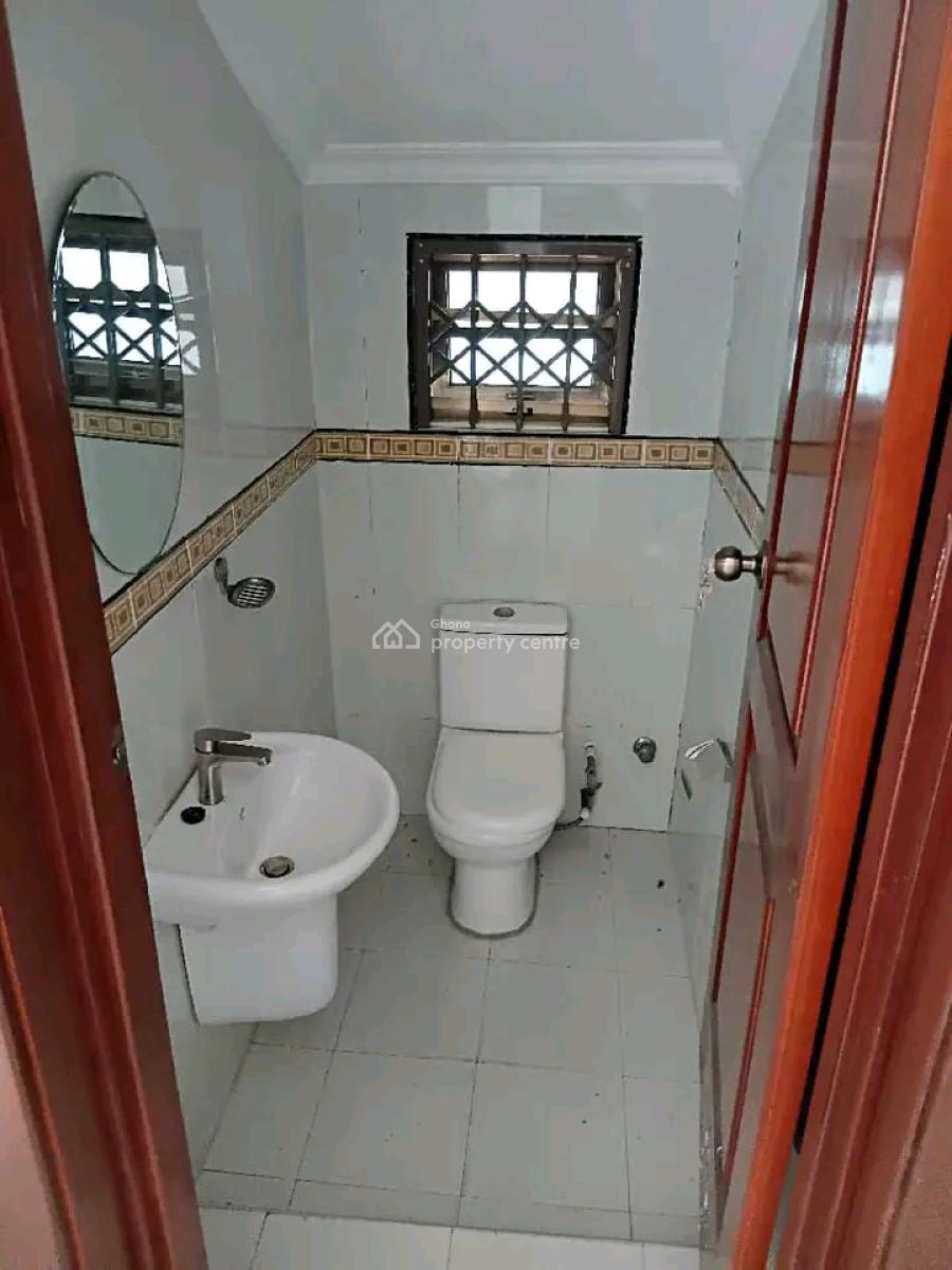 Executive 4-bedroom Duplex House @ Osu, Osu, Accra, House for Rent