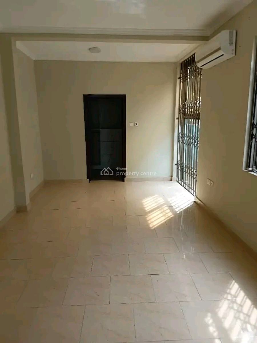 Executive 4-bedroom Duplex House @ Osu, Osu, Accra, House for Rent
