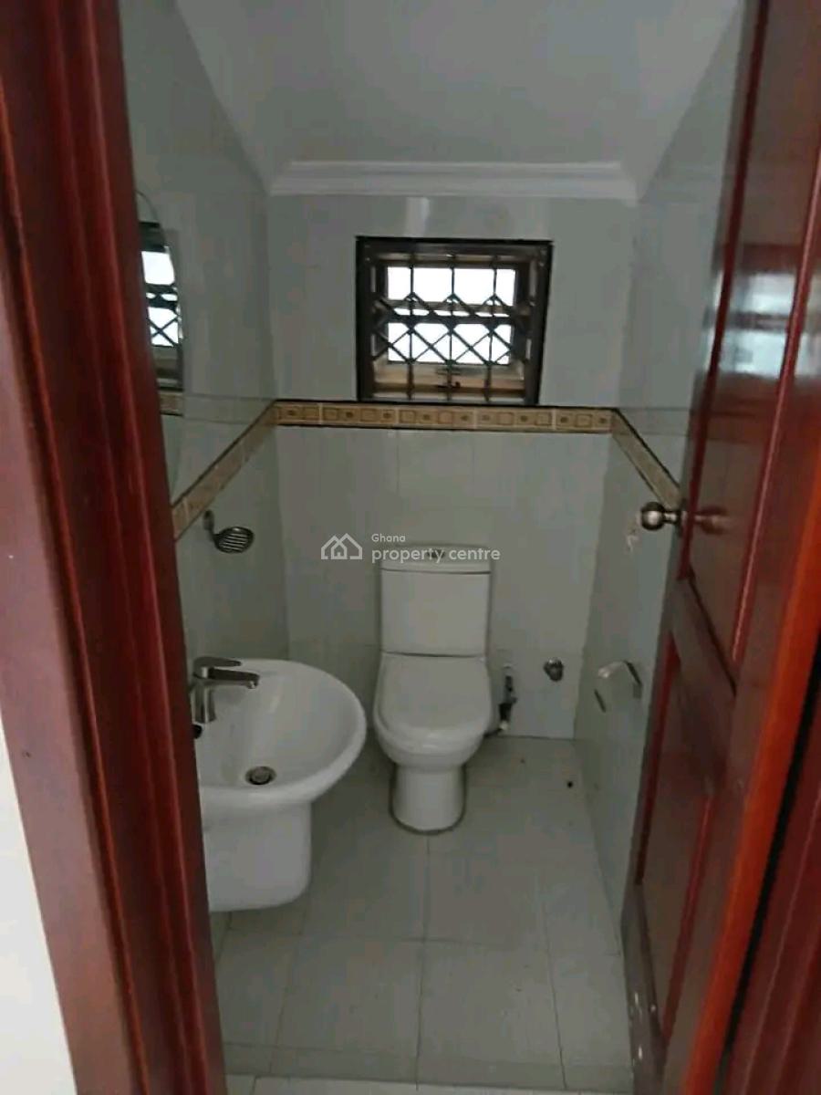 Executive 4-bedroom Duplex House @ Osu, Osu, Accra, House for Rent