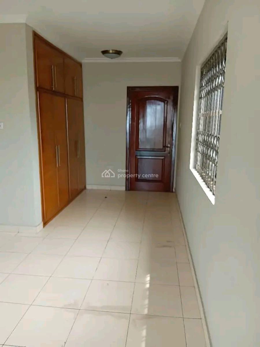 Executive 4-bedroom Duplex House @ Osu, Osu, Accra, House for Rent