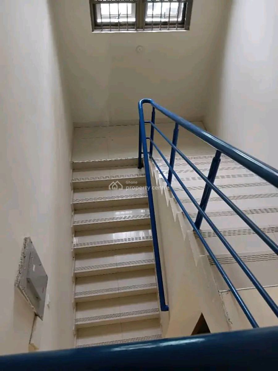 Executive 4-bedroom Duplex House @ Osu, Osu, Accra, House for Rent