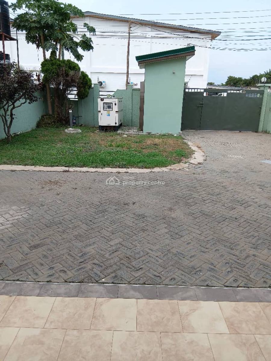 Executive 5 Bedrooms House in Osu, Oxfords Street, Osu, Accra, Office Space for Rent