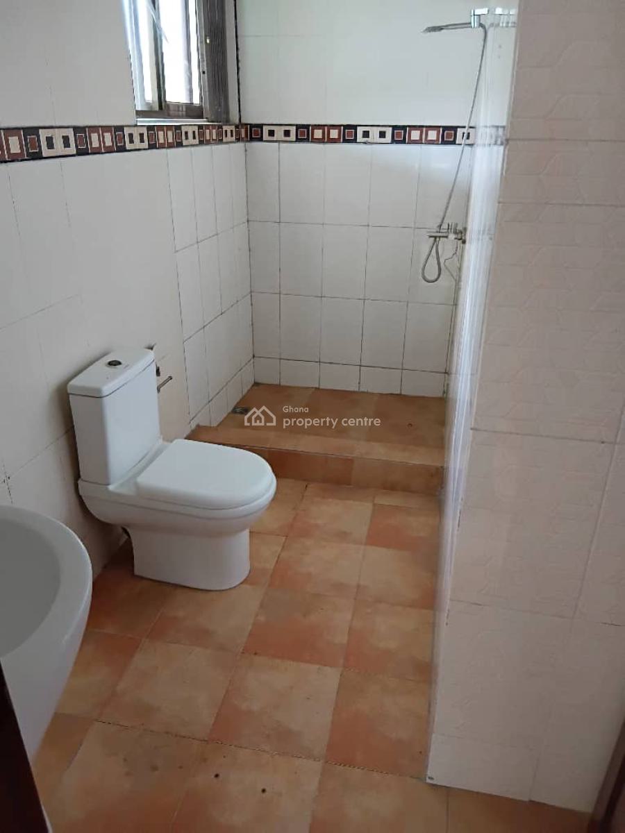 Executive 5 Bedrooms House in Osu, Oxfords Street, Osu, Accra, Office Space for Rent