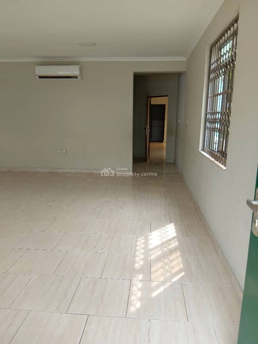 Executive 5 Bedrooms House in Osu, Oxfords Street, Osu, Accra, Office Space for Rent