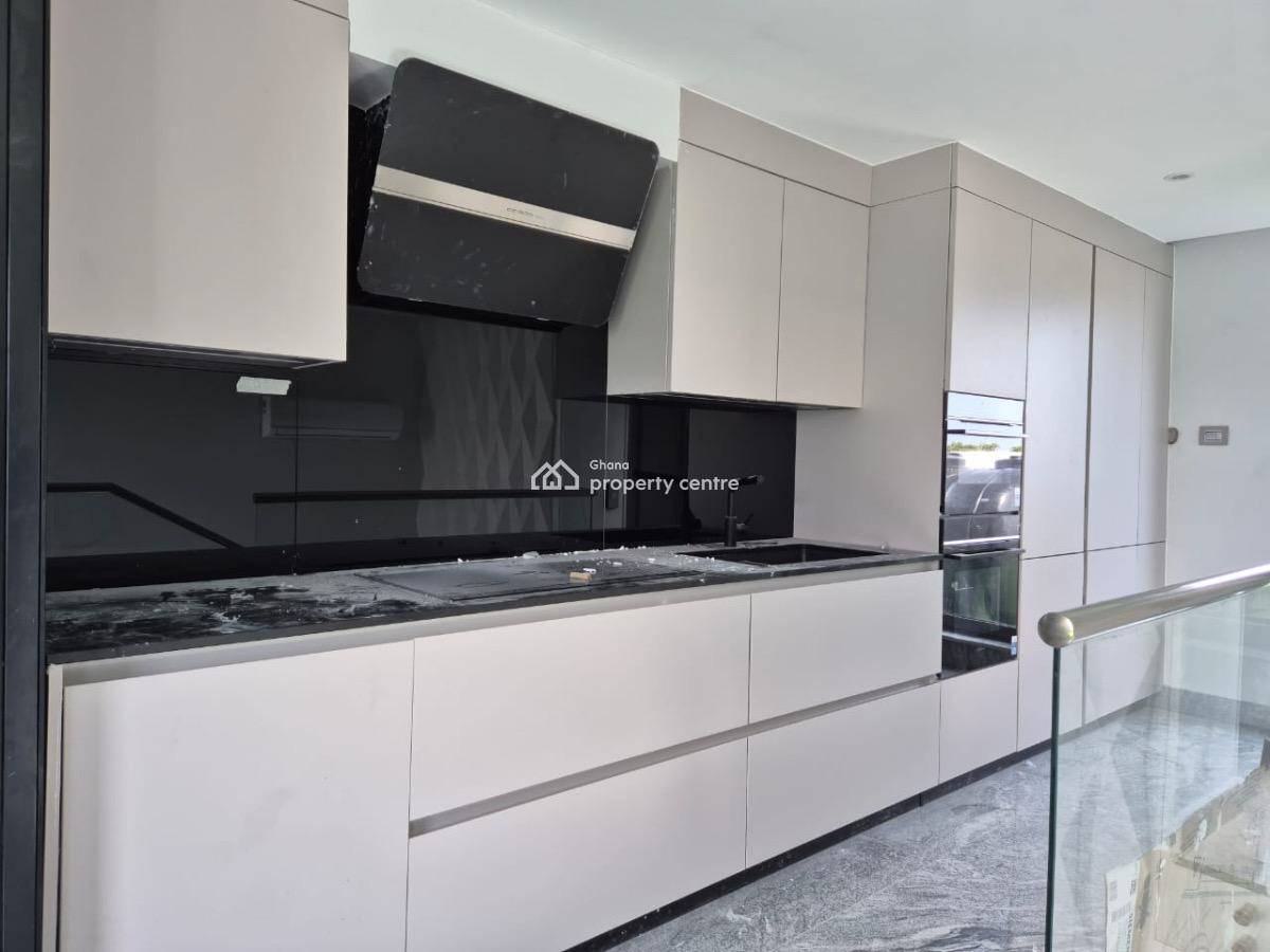Executive Newly Built Gated Community 4 Bedroom, Cantonments, Accra, Townhouse for Rent