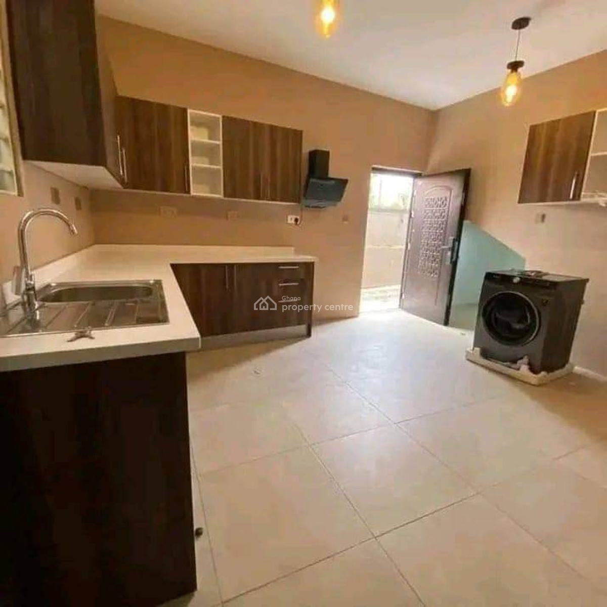 Executive Gated Community 2 Bedrooms, Madina, La Nkwantanang Madina Municipal, Accra, House for Rent