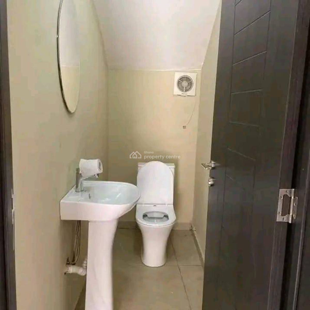 Executive Gated Community 2 Bedrooms, Madina, La Nkwantanang Madina Municipal, Accra, House for Rent