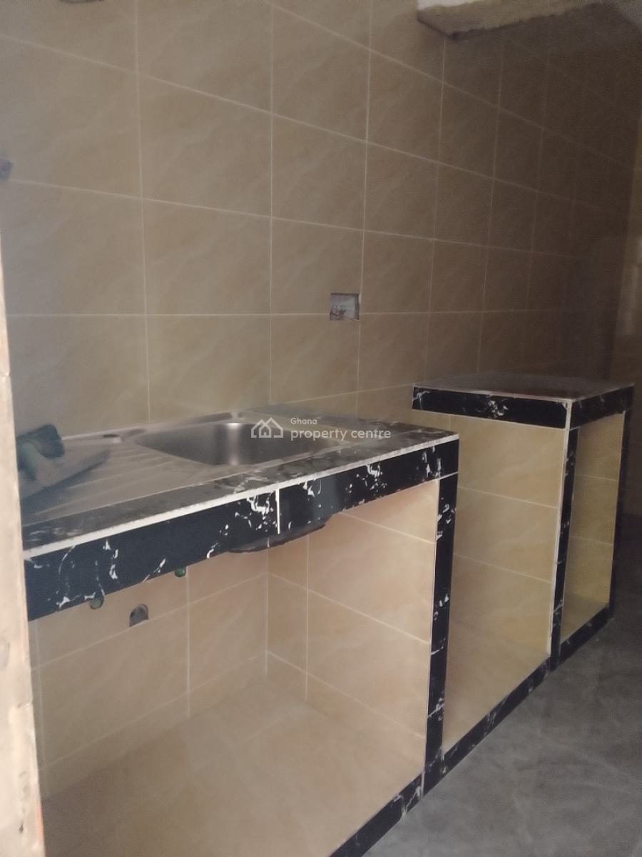 One Bedroom Self Contain Apartment, Bushroad Police Statoin, Teshie-nungua Estates, Accra, Mini Flat for Rent