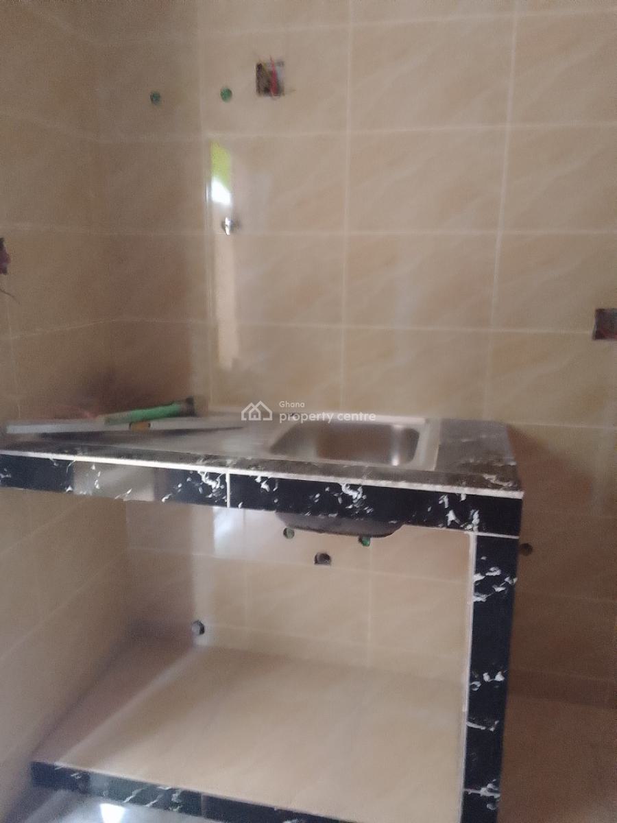 One Bedroom Self Contain Apartment, Bushroad Police Statoin, Teshie-nungua Estates, Accra, Mini Flat for Rent