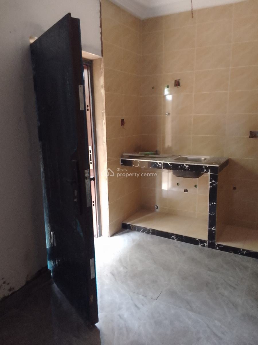 One Bedroom Self Contain Apartment, Bushroad Police Statoin, Teshie-nungua Estates, Accra, Mini Flat for Rent