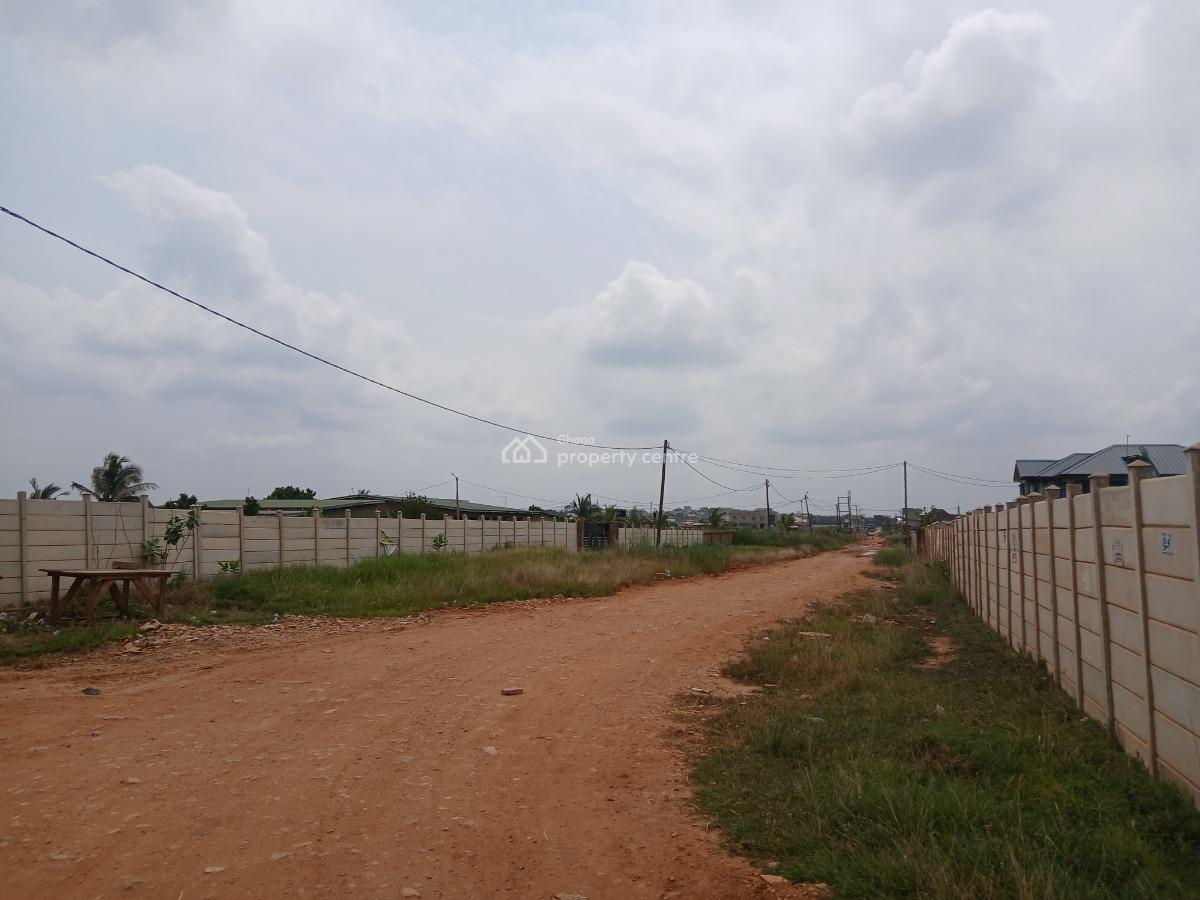 Promo !!!!! Limited Half Plots @ Tema Community 25, Community 25 Mall, Tema, Accra, Residential Land for Sale