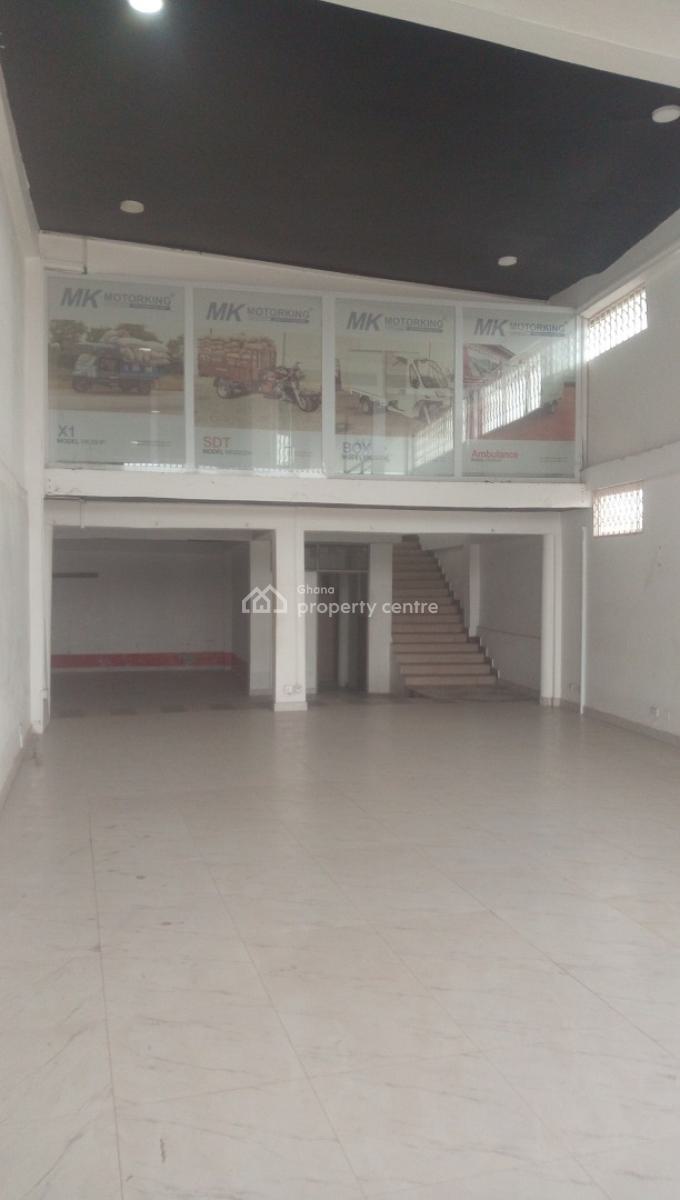 Showroom/warehouse in a Prime Location Facing The Main Road, Spintex, Accra, Warehouse for Rent