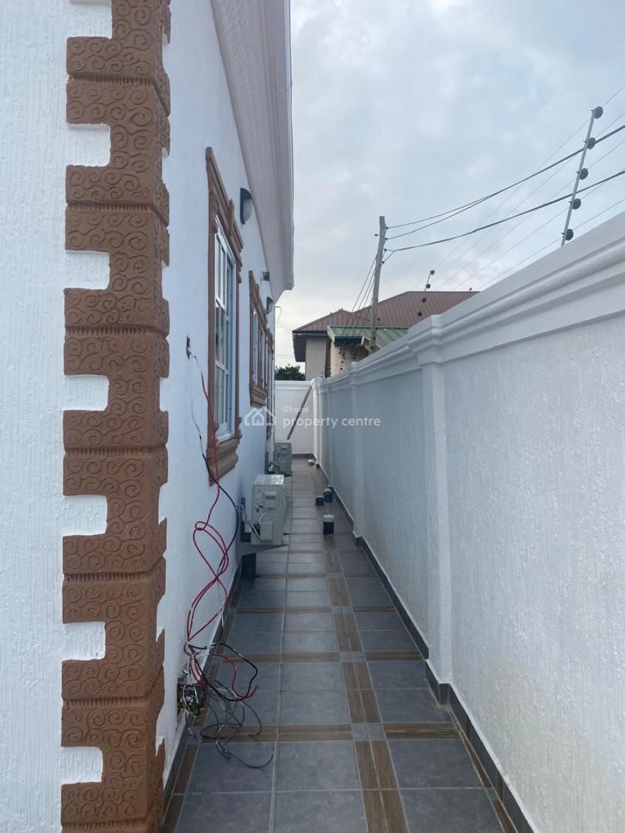 Executive 2 Bedrooms House, Achimota, Achimota, Accra, Townhouse for Sale
