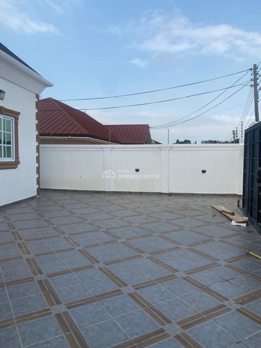 Executive 2 Bedrooms House, Achimota, Achimota, Accra, Townhouse for Sale