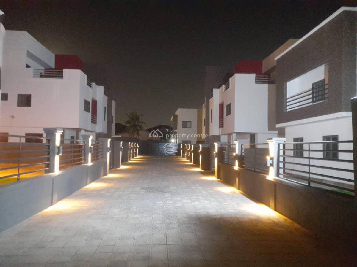 Executive Mini Gated Community 4 Bedroom, Ga East Municipal, Accra, Townhouse for Sale