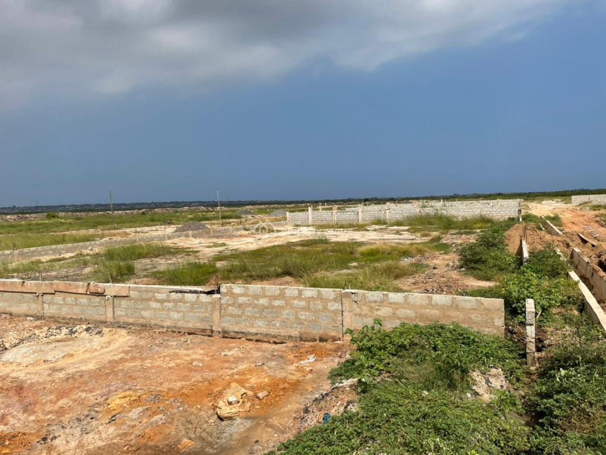 Secure Half Plot Space in Cedar Court, Tema Community 25, Adom Estate Road, Community 25, Tema, Accra, Mixed-use Land for Sale