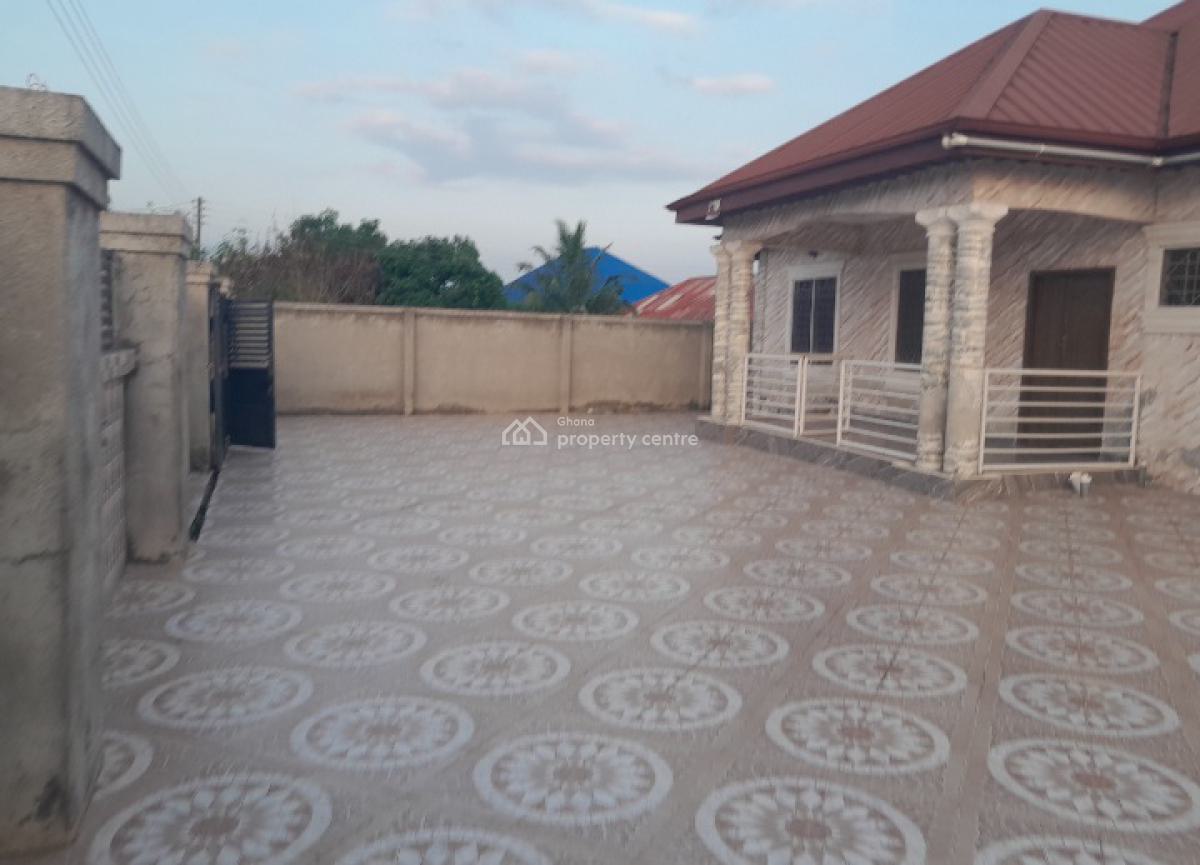 5 Bedrooms, Ejisu Akyawkrom, on Juaben Road, Ejisu-juaben Municipal, Ashanti, House for Sale