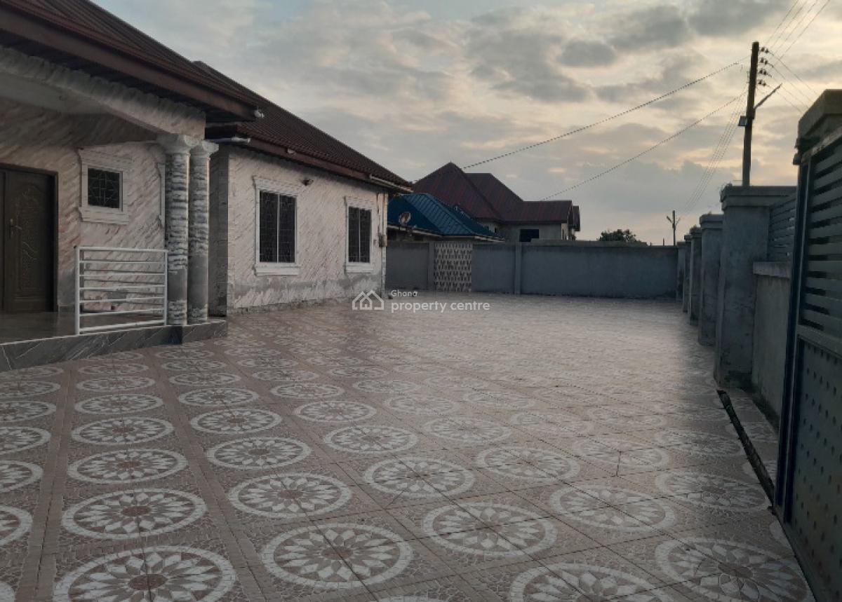 5 Bedrooms, Ejisu Akyawkrom, on Juaben Road, Ejisu-juaben Municipal, Ashanti, House for Sale