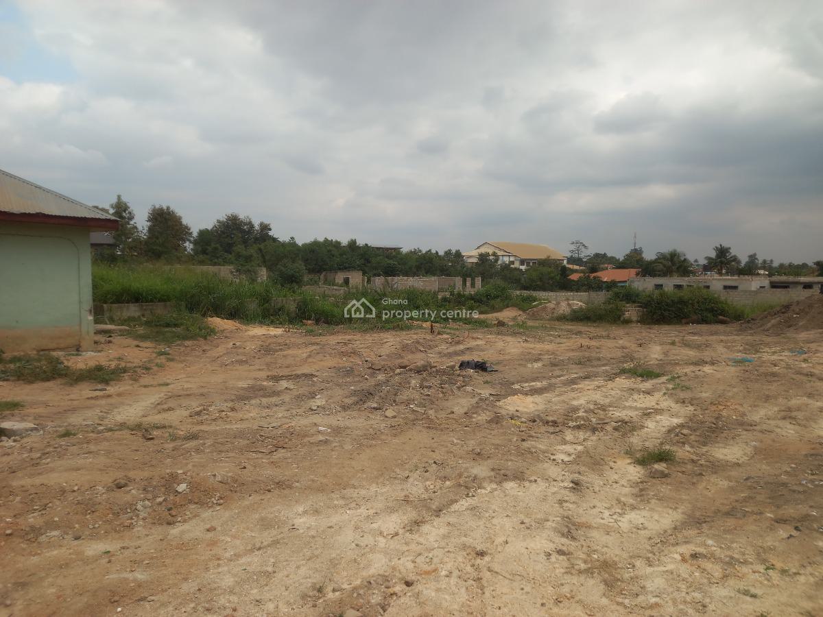 5 Bedrooms ( on 2 Plots), Antoa, Near The Shs, Secondary School., Kumasi Metropolitan, Ashanti, House for Sale