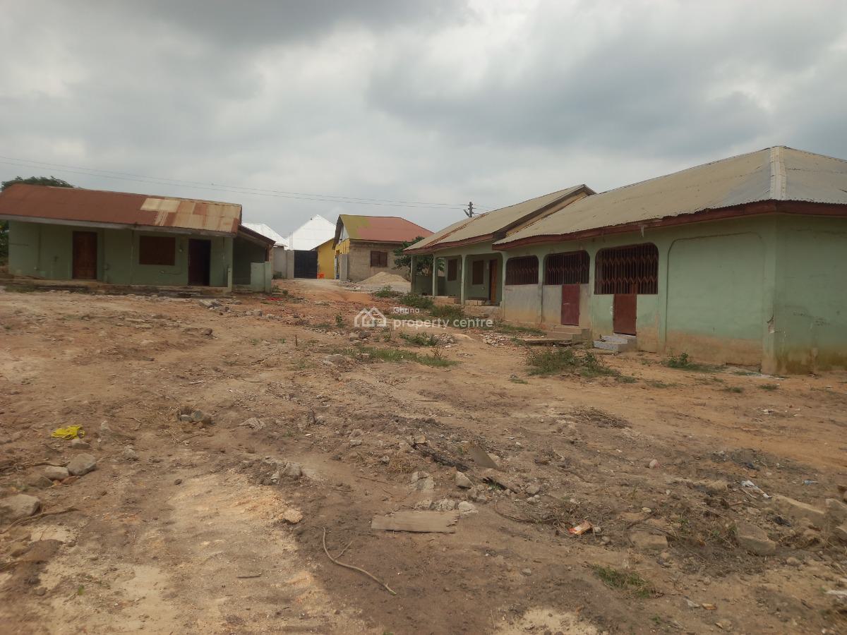 5 Bedrooms ( on 2 Plots), Antoa, Near The Shs, Secondary School., Kumasi Metropolitan, Ashanti, House for Sale