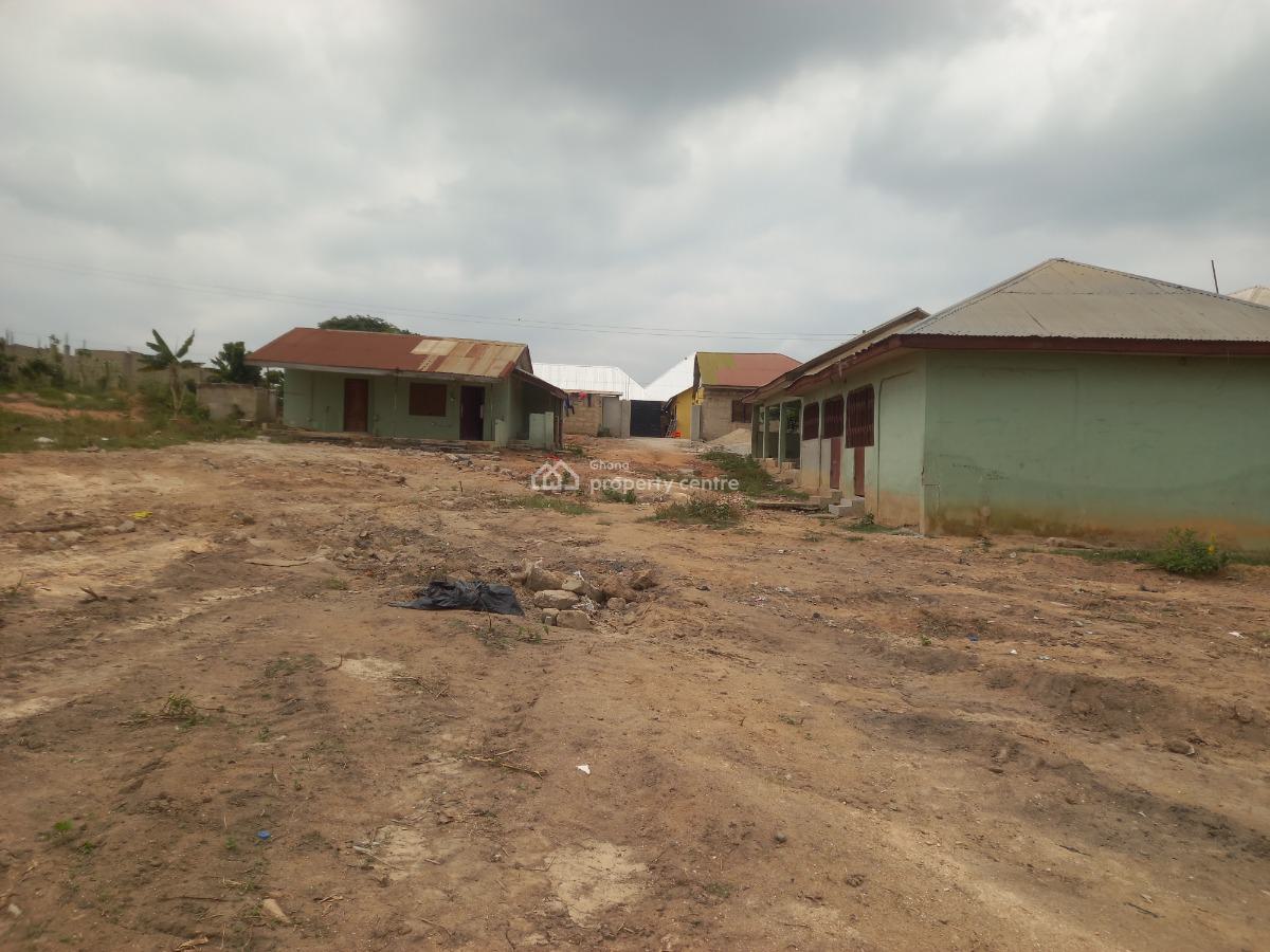 5 Bedrooms ( on 2 Plots), Antoa, Near The Shs, Secondary School., Kumasi Metropolitan, Ashanti, House for Sale