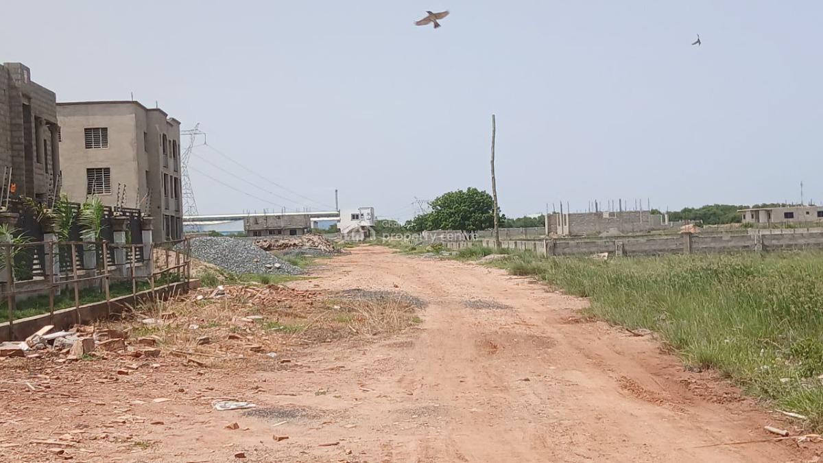 Clean Land Near The Beach - Cedar Court, Comm.25, Adom Estate Road, Community 25, Tema, Accra, Mixed-use Land for Sale